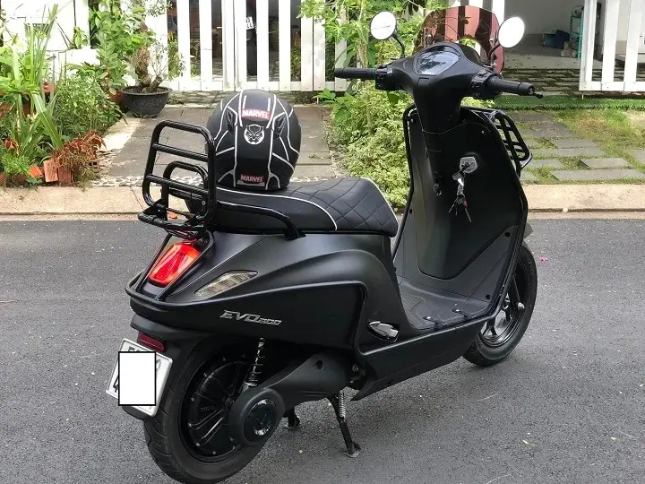 khung biển số xe điện vinfast evo